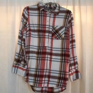 Super cute plaid semi button up